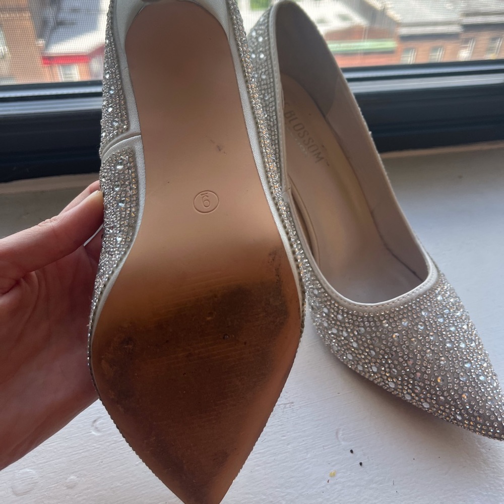 Sliver Sequined Pumps